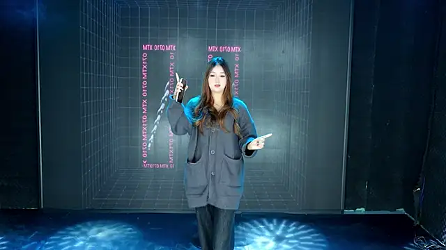 Snapshot of YIMO-002 chatting on November 28, 2025, 4:37 am YIMO-002 online show from November 28, 2025, 4:37 am