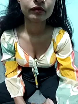 Snapshot of Zoyaa-Zubair chatting on May 8, 2026, 7:08 pm Zoyaa-Zubair online show from May 8, 2026, 7:08 pm