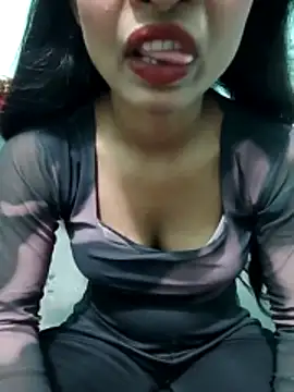 Snapshot of Zoyaa-Zubair chatting on May 9, 2026, 6:13 pm Zoyaa-Zubair online show from May 9, 2026, 6:13 pm