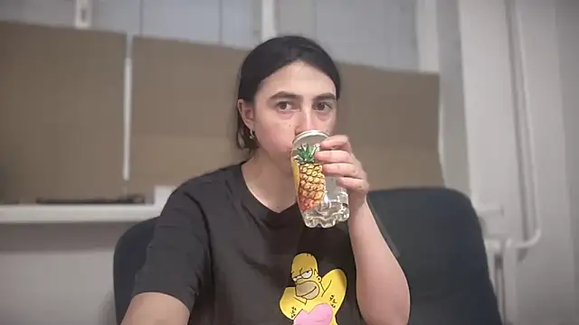 Aphr0ditee online show from April 23, 2026, 4:09 pm