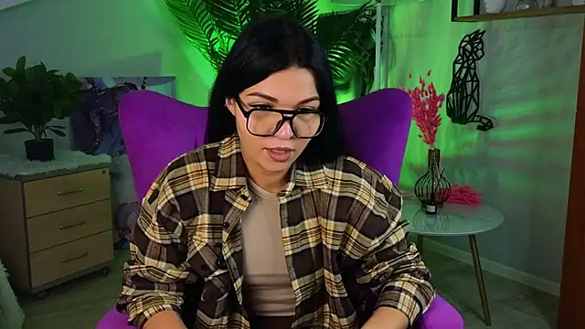 LulaMazzeo online show from December 1, 2025, 8:52 am