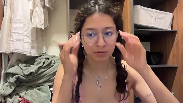 Snapshot of Alicatcua_ chatting on June 11, 2026, 2:11 am Alicatcua online show from June 11, 2026, 2:11 am