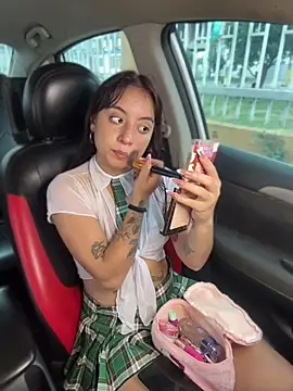 Mia fiire online show from April 13, 2026, 7:08 pm