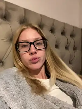 RosieLovexoxx online show from January 8, 2026, 3:58 pm