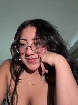 Snapshot of Dafne_se chatting on May 18, 2026, 11:21 pm Dafne se online show from May 18, 2026, 11:21 pm