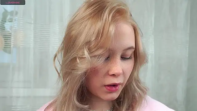 AunclreaVache online show from March 27, 2026, 11:10 am