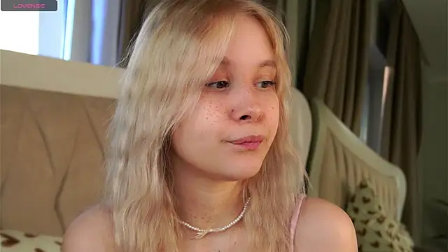 AunclreaVache online show from April 7, 2026, 11:10 am