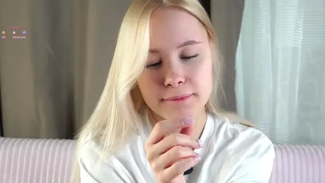 AunclreaVache online show from April 14, 2026, 3:12 am