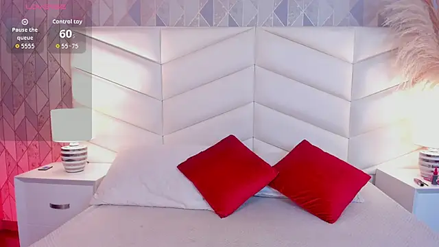 Lizzi Hotman  online show from December 5, 2025, 1:20 pm