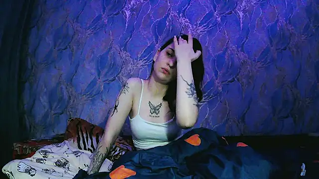 cutek1tty online show from November 28, 2025, 2:03 am