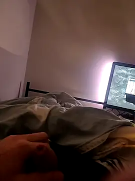 Snapshot of Gitara95 chatting on November 27, 2025, 11:51 pm Gitara95 online show from November 27, 2025, 11:51 pm