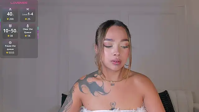 AmbarOwens online show from December 3, 2025, 4:42 am