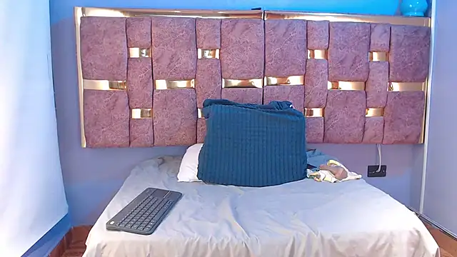 Snapshot of _Caroline34 chatting on March 23, 2026, 10:52 am Caroline34 online show from March 23, 2026, 10:52 am