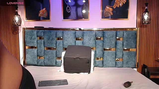 Snapshot of _Caroline34 chatting on April 1, 2026, 10:49 am Caroline34 online show from April 1, 2026, 10:49 am