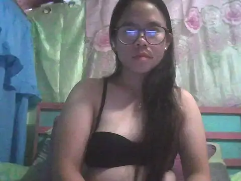 xxdreamgirl69 online show from January 12, 2026, 11:32 pm