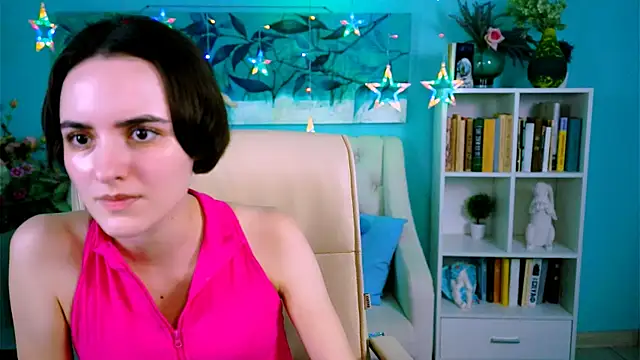 KateWillows online show from November 28, 2025, 12:41 pm