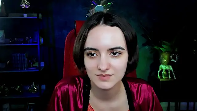 KateWillows online show from February 19, 2026, 4:41 am