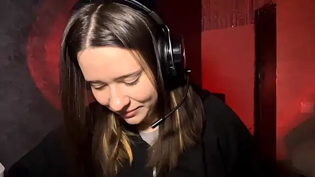 AngeliqueSulima online show from January 8, 2026, 2:08 pm