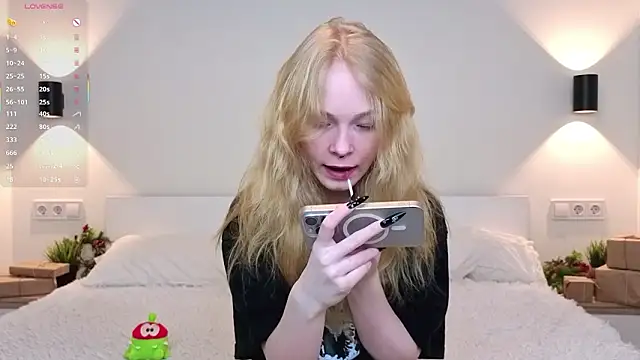 GhisllaineWestler online show from February 3, 2026, 4:21 am