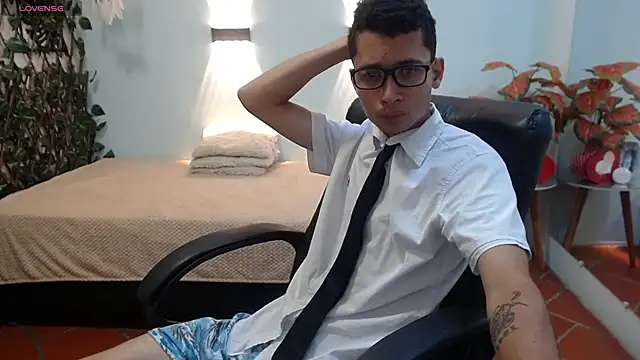 LucassSmith11 online show from December 3, 2025, 12:03 pm