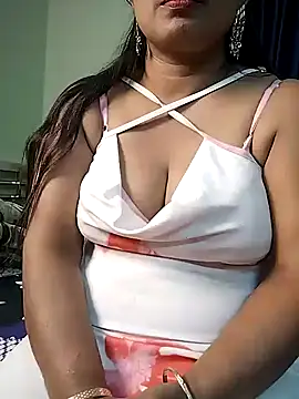 Naughty jully online show from December 4, 2025, 5:32 pm