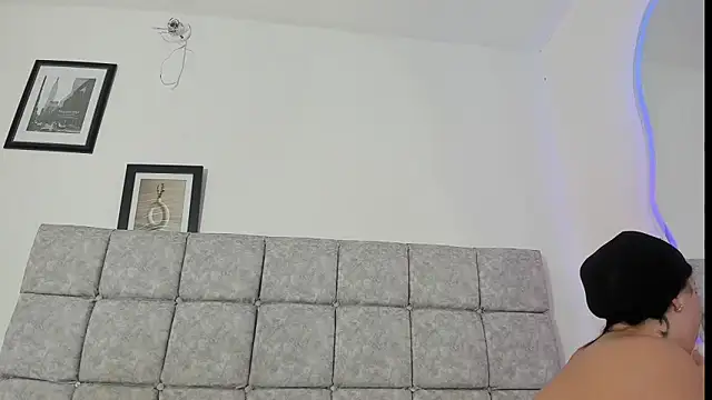 sofiia smith  online show from January 15, 2026, 6:44 pm