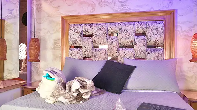 emily dempsey online show from March 25, 2026, 7:31 pm