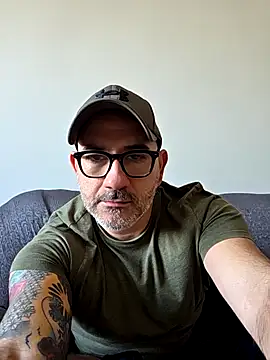 Aresal84 online show from December 1, 2025, 12:32 pm