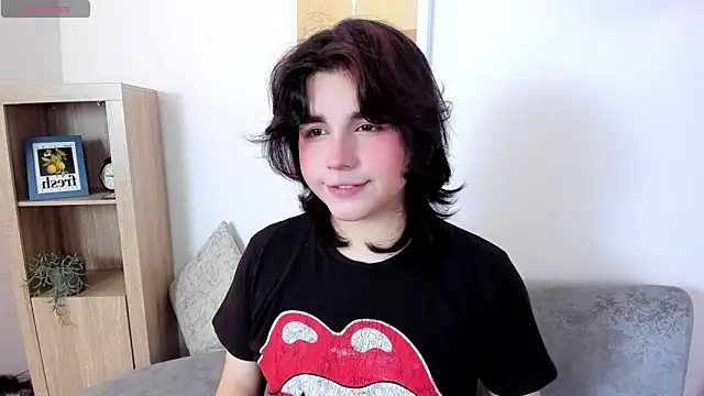 daniellesins2 online show from December 13, 2025, 8:58 pm