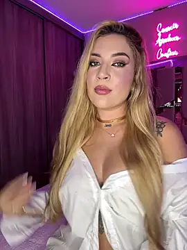 Snapshot of AlyonaWester_ chatting on February 13, 2026, 9:33 pm AlyonaWester online show from February 13, 2026, 9:33 pm