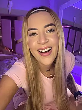 Snapshot of AlyonaWester_ chatting on February 24, 2026, 9:46 pm AlyonaWester online show from February 24, 2026, 9:46 pm