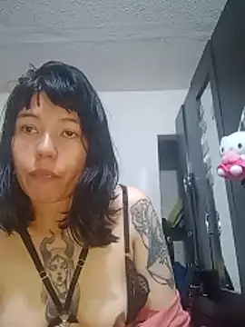 -AngelineThompson- online show from December 4, 2025, 5:06 am