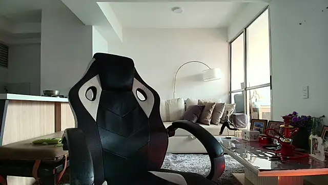 liorvante online show from February 20, 2026, 1:33 pm