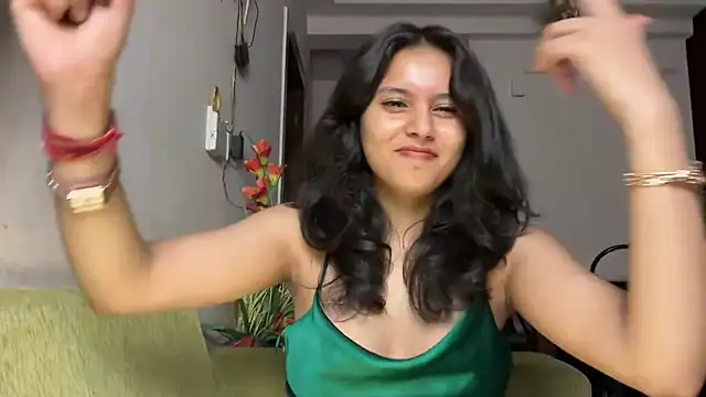 Piyyuu online show from July 9, 2026, 7:51 pm