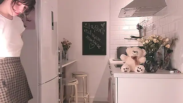 MePretty online show from December 11, 2024, 9:01 pm