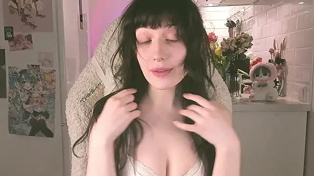 MePretty online show from March 10, 2025, 9:29 pm