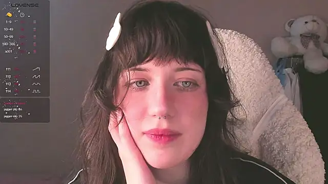 MePretty online show from November 30, 2025, 1:09 am