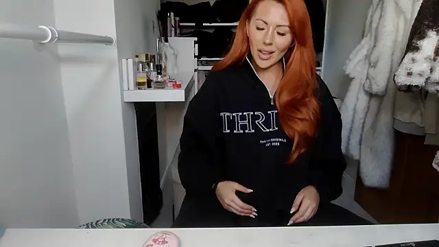 Snapshot of Emberreignedit chatting on February 16, 2026, 3:30 pm Emberreignedit online show from February 16, 2026, 3:30 pm