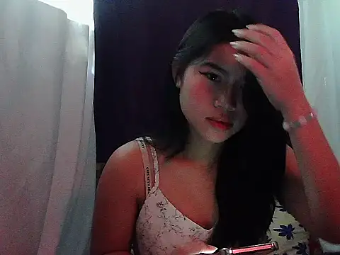 Snapshot of Allysonxx05 chatting on February 8, 2026, 11:08 pm Allysonxx05 online show from February 8, 2026, 11:08 pm