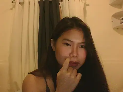 Snapshot of Allysonxx05 chatting on July 3, 2026, 11:38 am Allysonxx05 online show from July 3, 2026, 11:38 am