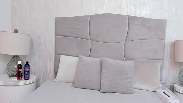 Snapshot of Naomii_BDSM chatting on January 15, 2026, 12:54 pm Naomii BDSM online show from January 15, 2026, 12:54 pm