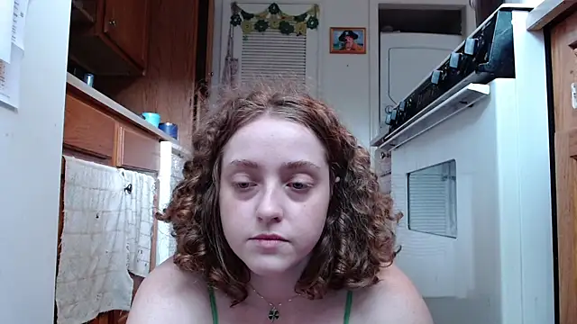 DeliaBlew online show from May 22, 2026, 4:23 pm