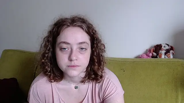 DeliaBlew online show from June 6, 2026, 12:32 pm