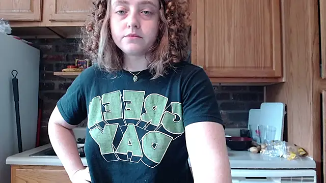 DeliaBlew online show from June 22, 2026, 5:32 pm
