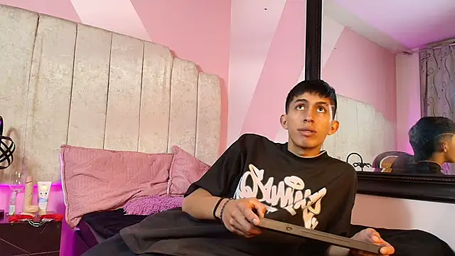 Bella Damon  online show from January 18, 2026, 1:48 pm