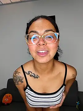   VioletaHeaven   online show from December 18, 2025, 12:00 pm