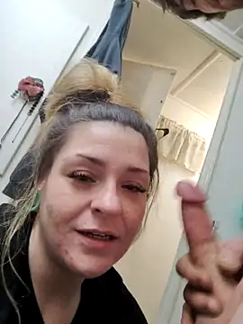 xKittenPawz online show from December 16, 2025, 6:40 am