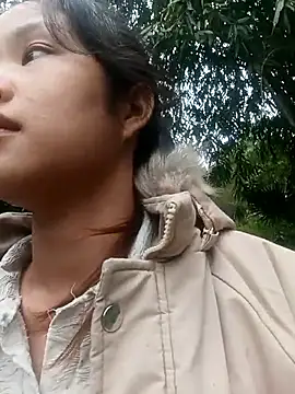 Pretty-haert online show from December 4, 2025, 1:48 am