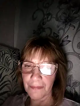 MichelleLove48 online show from April 14, 2026, 7:31 pm