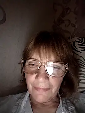 MichelleLove48 online show from April 29, 2026, 7:53 pm